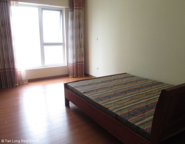 03 nice bedrooms apartment rental in N05 Trung Hoa Nhan Chinh 1000 USD 8