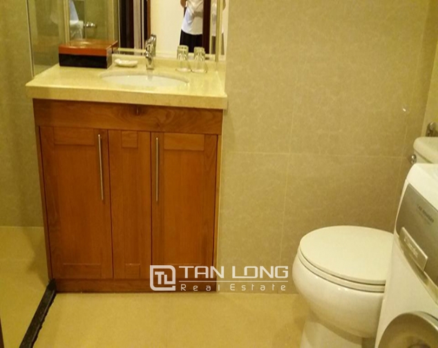 2 bedroom apartment for rent at Royal City, Hanoi 2