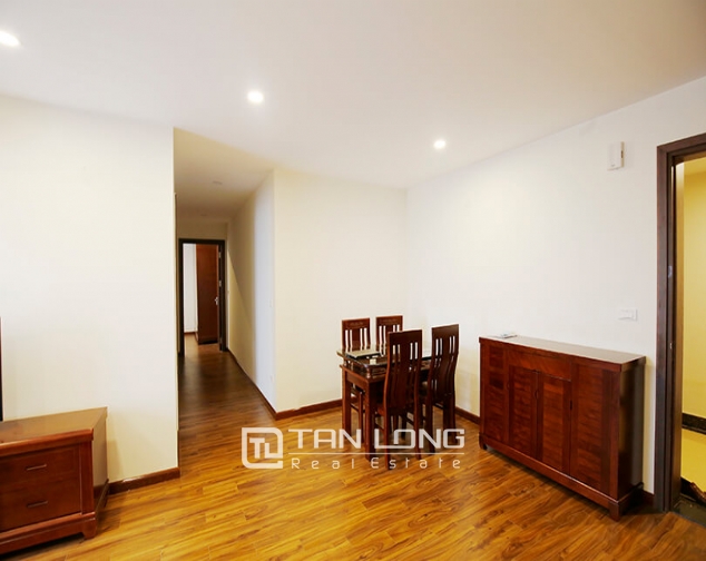 2 bedroom apartment for rent in Lac Hong Building, Tay Ho street 4