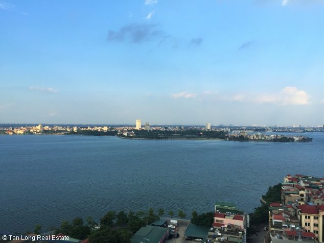 2 bedroom apartment for rent in Watermark, Lac Long Quan str, Tay Ho dist 5