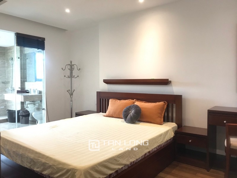 2 bedrooms apartment for rent in Xuan Dieu street, Tay ho district 7