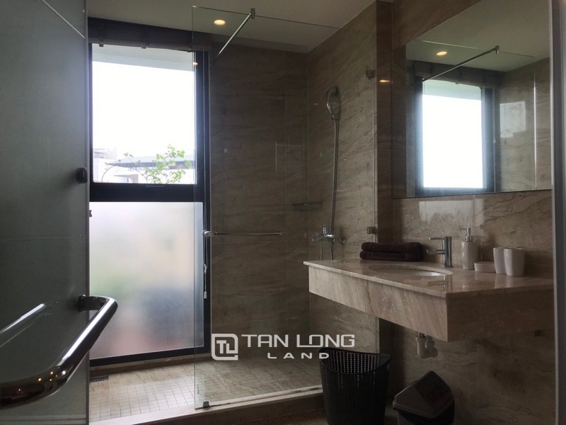 2 bedrooms apartment for rent in Xuan Dieu street, Tay ho district 8