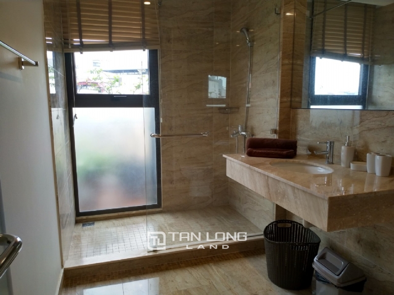 2 bedrooms apartment for rent in Xuan Dieu street, Tay ho district 11
