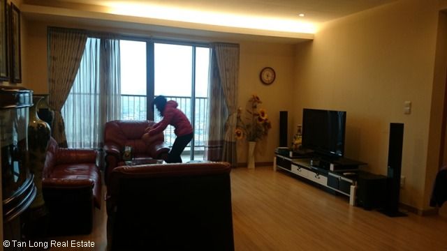 3 bedroom apartment for rent in Skycity Tower, nice design 1