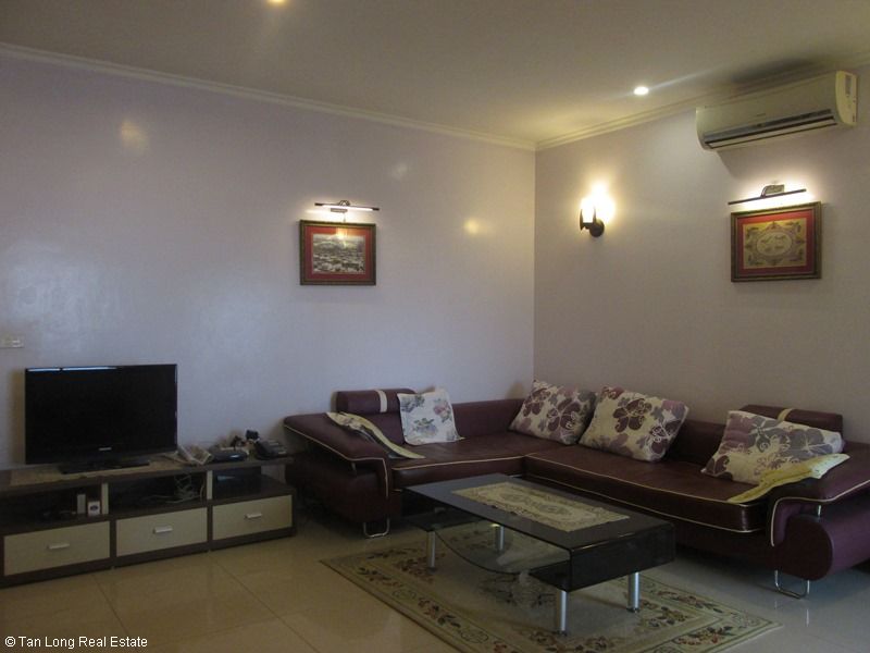 3 bedroom apartment for rent in Spring Garden, Nguyen Chi Thanh str, fully furnished 1