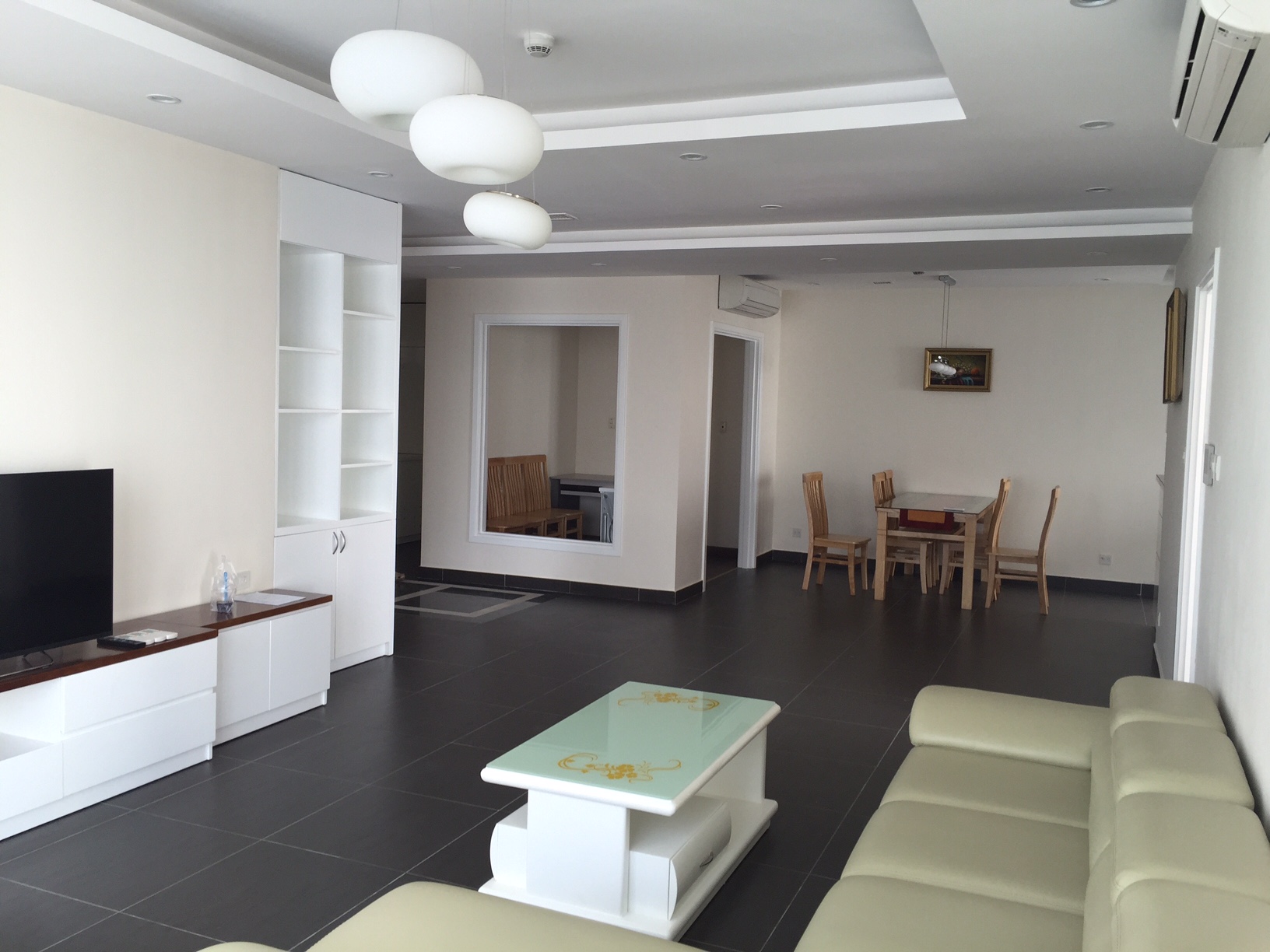 3 bedroom apartment for rent with modern and new furniture at Thang Long Number one