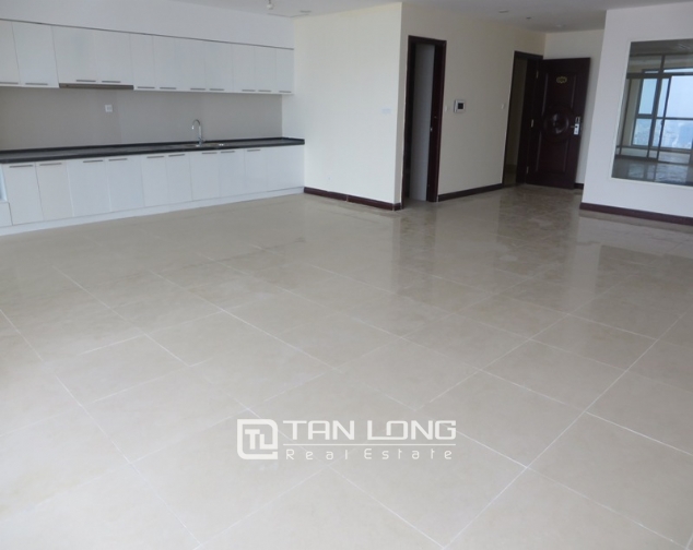 3 bedroom apartment for sale in R2 Vinhomes Royal City, Thanh Xuan dist 1