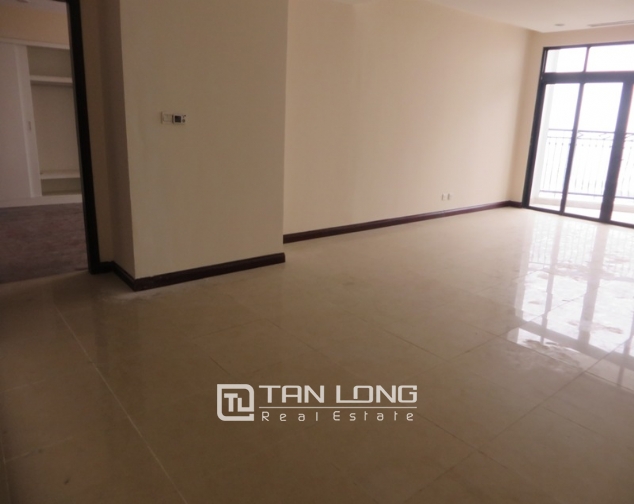 3 bedroom apartment for sale in R2 Vinhomes Royal City, Thanh Xuan dist 6