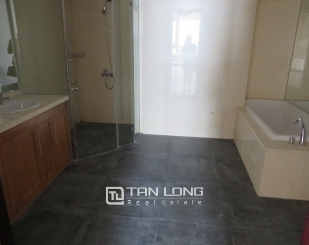 3 bedroom apartment for sale in R2 Vinhomes Royal City, Thanh Xuan dist 8