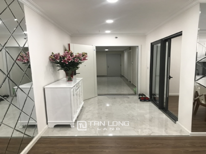 3 bedrooms apartment for rent with reasonable price in R2 – Sunshine Riverside Tay Ho 1
