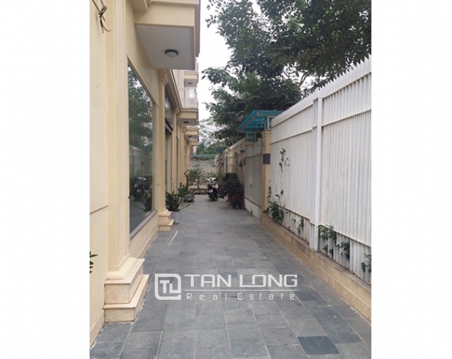 4 bedroom villa for rent in Viet Hung urban area, spacious and fully equipped 2