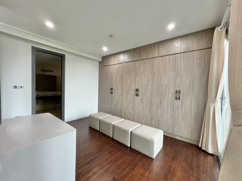 4-bedroom apartment for rent in Ciputra L2 Building, 267sqm - New furniture - 3300$ per month 6