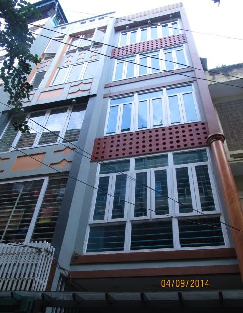 5.5 storey house for sale in Lang Ha, Dong Da district, Hanoi.