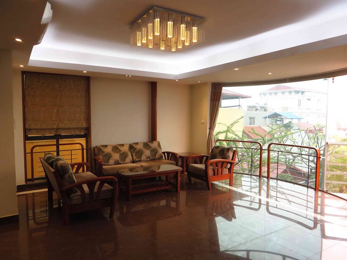 A 3-bedroom apartment for rent on Doi Can street, Ba Dinh district!