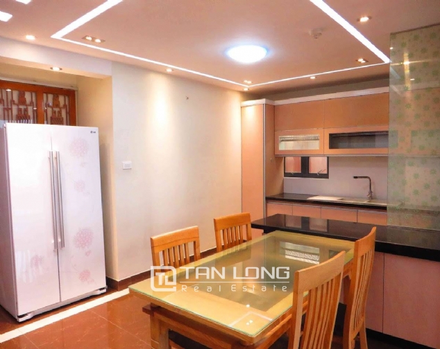 A 3-bedroom apartment for rent on Doi Can street, Ba Dinh district! 2