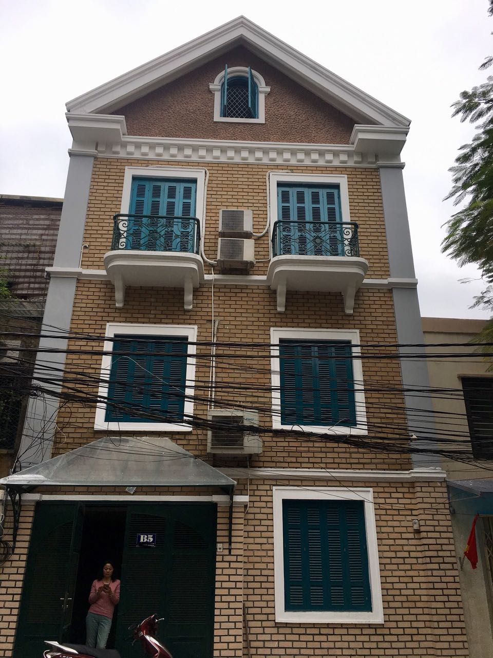 A house for rent in Truc Bach street - Tran Vu ward, Ba Dinh district!