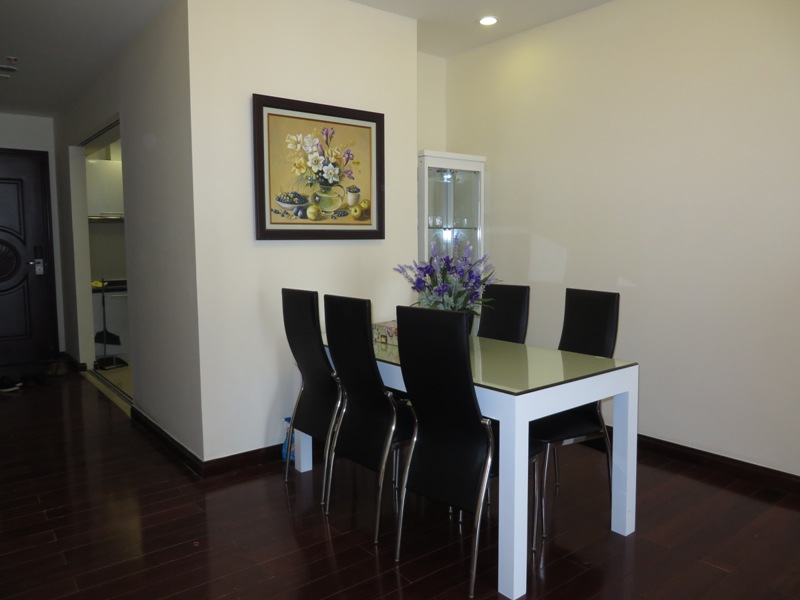 A modern 02 bedrooms apartment to lease in Royal City, Thanh Xuan Dict, Ha Noi. 
