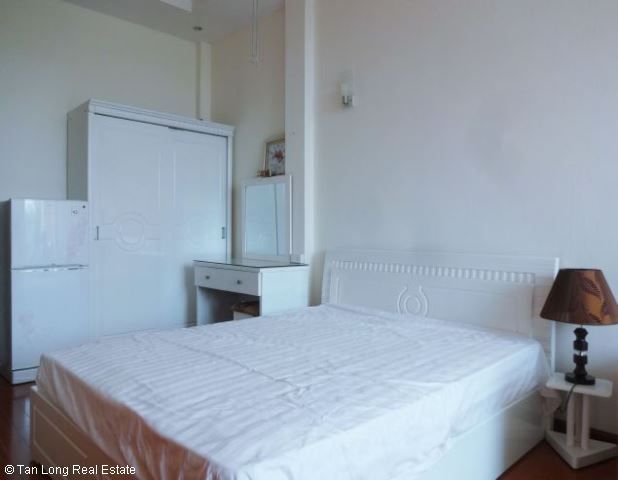 A nice studio apartment for rent in Tay Ho dist, Ha Noi 5