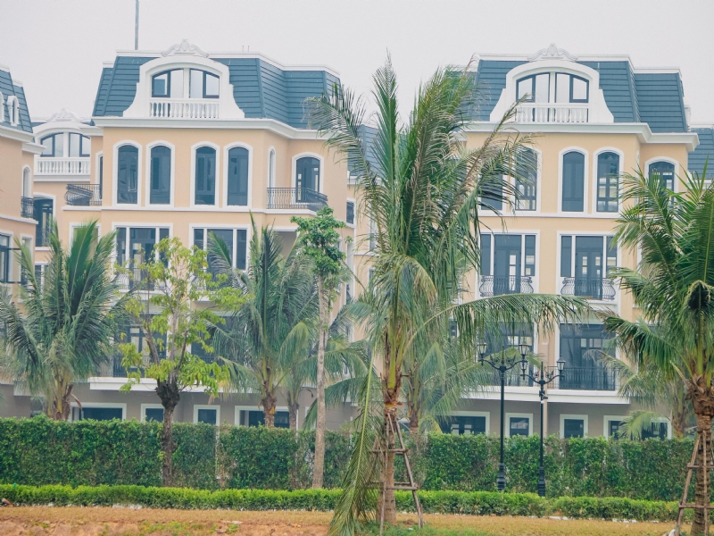 A stunning waterfront villa for sale in Vinhomes Ocean Park 2 The Empire - Ngoc Trai subdivision 3