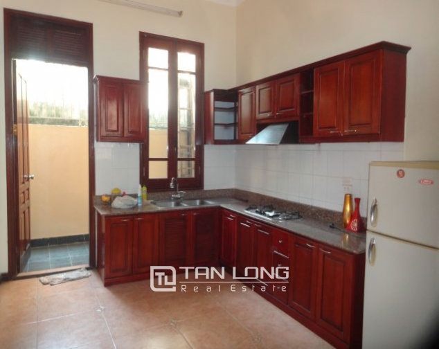 A three-storey house in Tay Ho street, Tay Ho district for rent 3