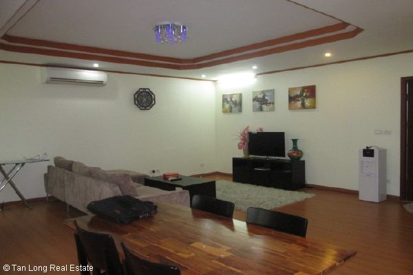 Airy apartment for rent in N05 Cau Giay 2