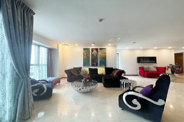 Amazing golf - view 267SQM apartment in The Link Ciputra for rent