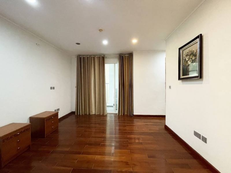 Amazing golf - view 267SQM apartment in The Link Ciputra for rent 20