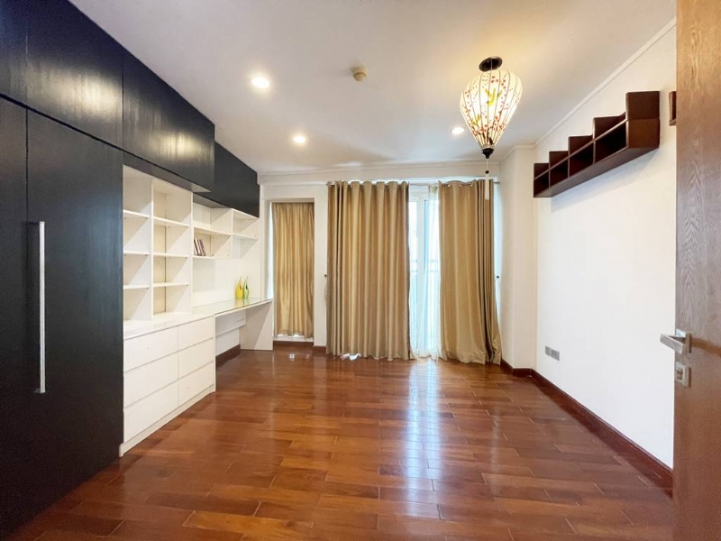 Amazing golf - view 267SQM apartment in The Link Ciputra for rent 27