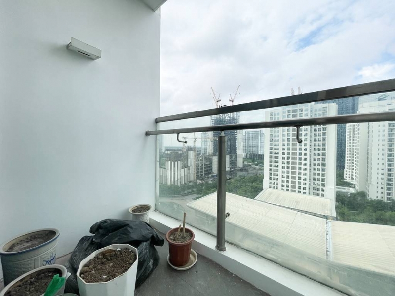 Amazing golf - view 267SQM apartment in The Link Ciputra for rent 30