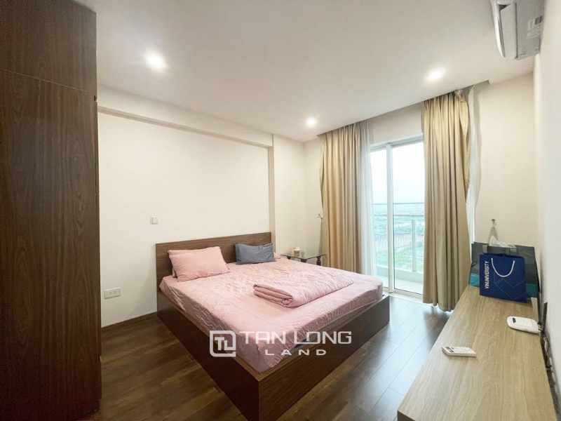 Amazing golf - view apartment for rent at L4 Ciputra 8