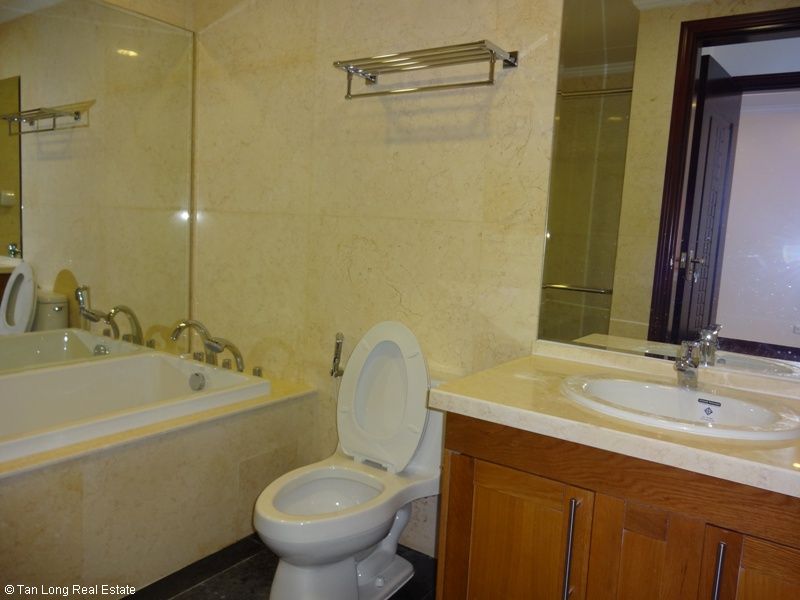 An adorable unfurnished 02 bedrooms apartment for rent in Royal City, Thanh Xuan Dict, Ha Noi. 8