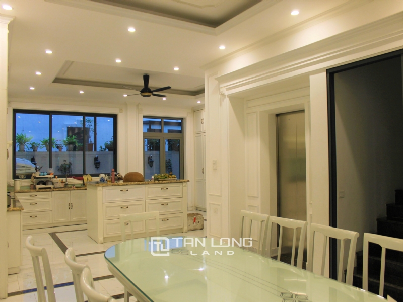 An Elegant Duplex Villa for rent with high-end furniture and elevator in Vinhomes The Harmony 17
