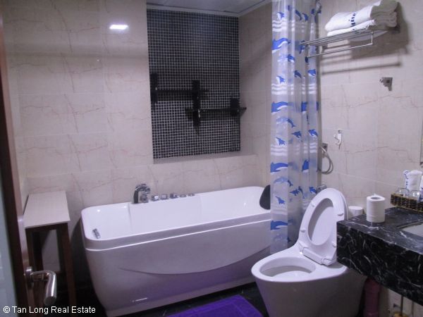 An nice apartment on the 5th floor availble for rent of a apartment rental services such as luxury 5-star hotel in the Old Quarter, Hoan Kiem, Ha Noi. 5