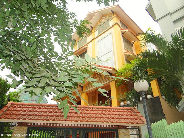 An outstanding 5 bedroom villa for rent in Nguyen Khanh Toan street, Cau Giay. 1
