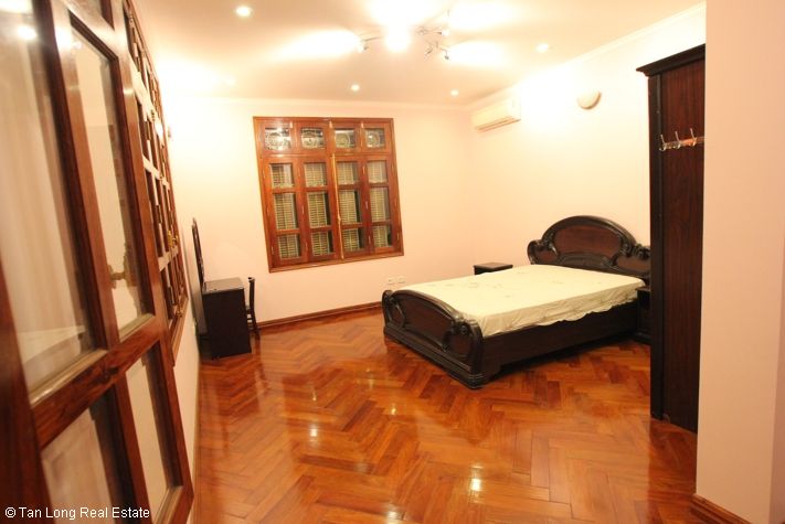 An outstanding 5 bedroom villa for rent in Nguyen Khanh Toan street, Cau Giay. 3