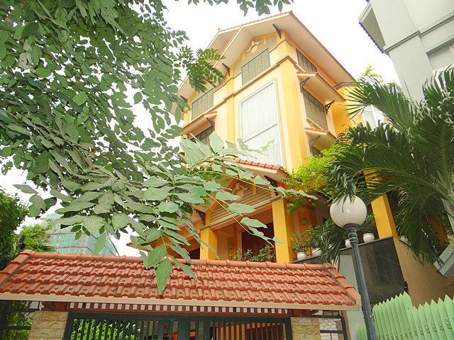 An outstanding 5 bedroom villa for rent in Nguyen Khanh Toan street, Cau Giay.