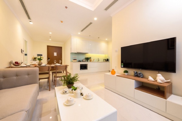 apartment for rent  3 bedrooms Vinhomes 54 Nguyen Chi Thanh, price only 15 million VND / month