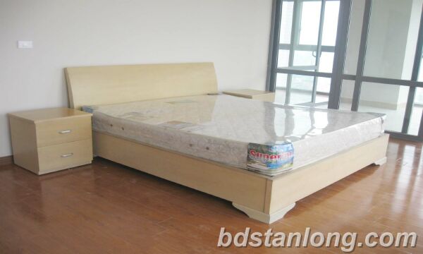  Apartment for rent in 671 Hoang Hoa Tham, Ba Dinh district.
