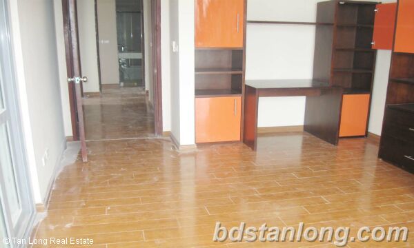 Apartment for rent in 671 Hoang Hoa Tham, Ba Dinh district. 3