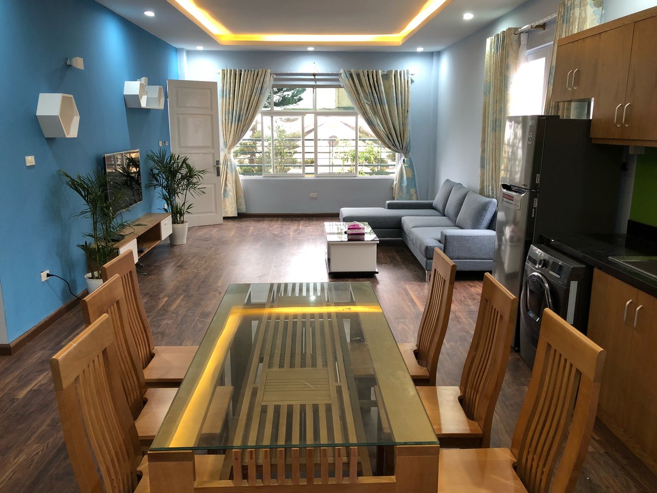 Apartment for rent in Au Co street, overlooking of Westlake,  Au Co street, Tay Ho district