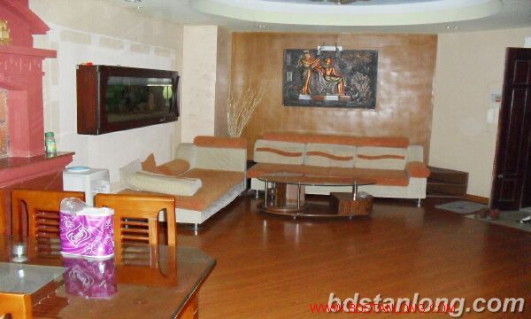 Apartment for rent in building 671 Hoang Hoa Tham, Ba Dinh 1