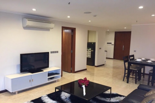 Apartment for rent in No.6 Doi Nhan, Ba Dinh, 76m2, 2BRs, nice furniture, enough, 9 mil / month