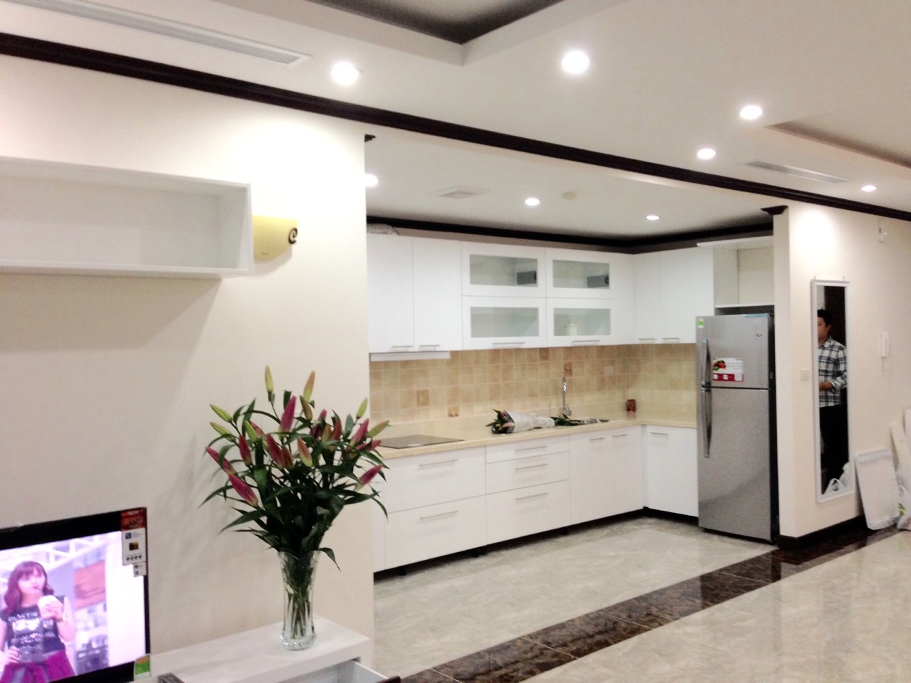 Apartment for rent in Platinum Residences on Nguyen Cong Hoan street, Ba Dinh district!