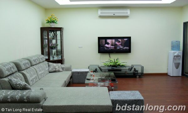 Apartment for rent in Vuon Xuan building, 71 Nguyen Chi Thanh, Dong Da 2
