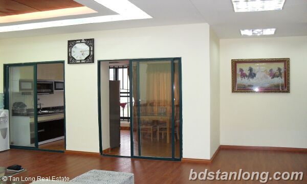 Apartment for rent in Vuon Xuan building, 71 Nguyen Chi Thanh, Dong Da 4