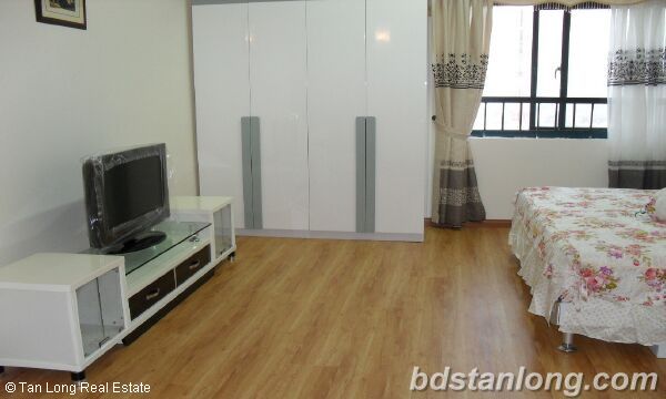 Apartment in Vuon Xuan, Dong Da district for rent 6