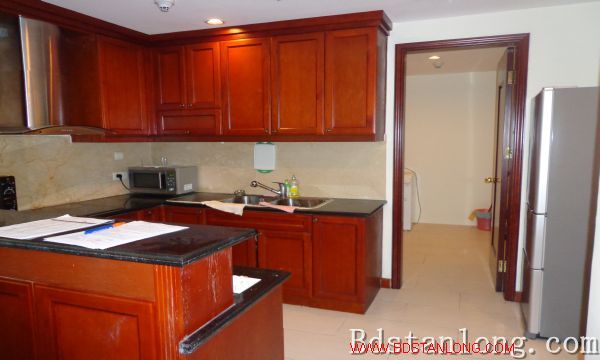 Apartment with 03 bedrooms for rent in Vincom Ba Trieu. 3
