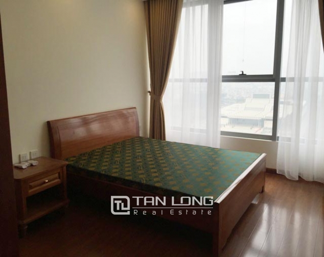 Attractive 3 bedroom apartment in Tower A Thang Long Number One for lease 5