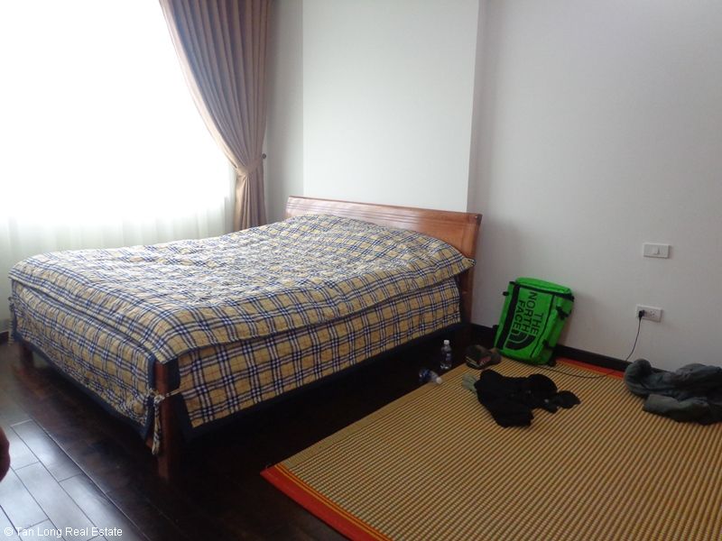 Basic furnished 2 bedroom apartment for rent in Plantinum Residence, Nguyen Cong Hoan str, Ba Dinh dist, Hanoi 6