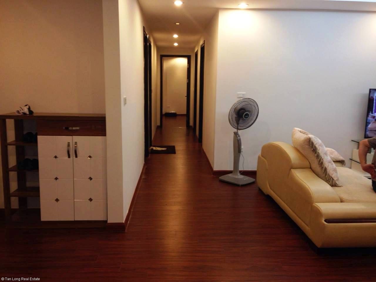 Beautiful 3 bedroom apartment for rent at Tower B in Hoang Huy Golden Land building, Nguyen Trai street, Thanh Xuan district 2